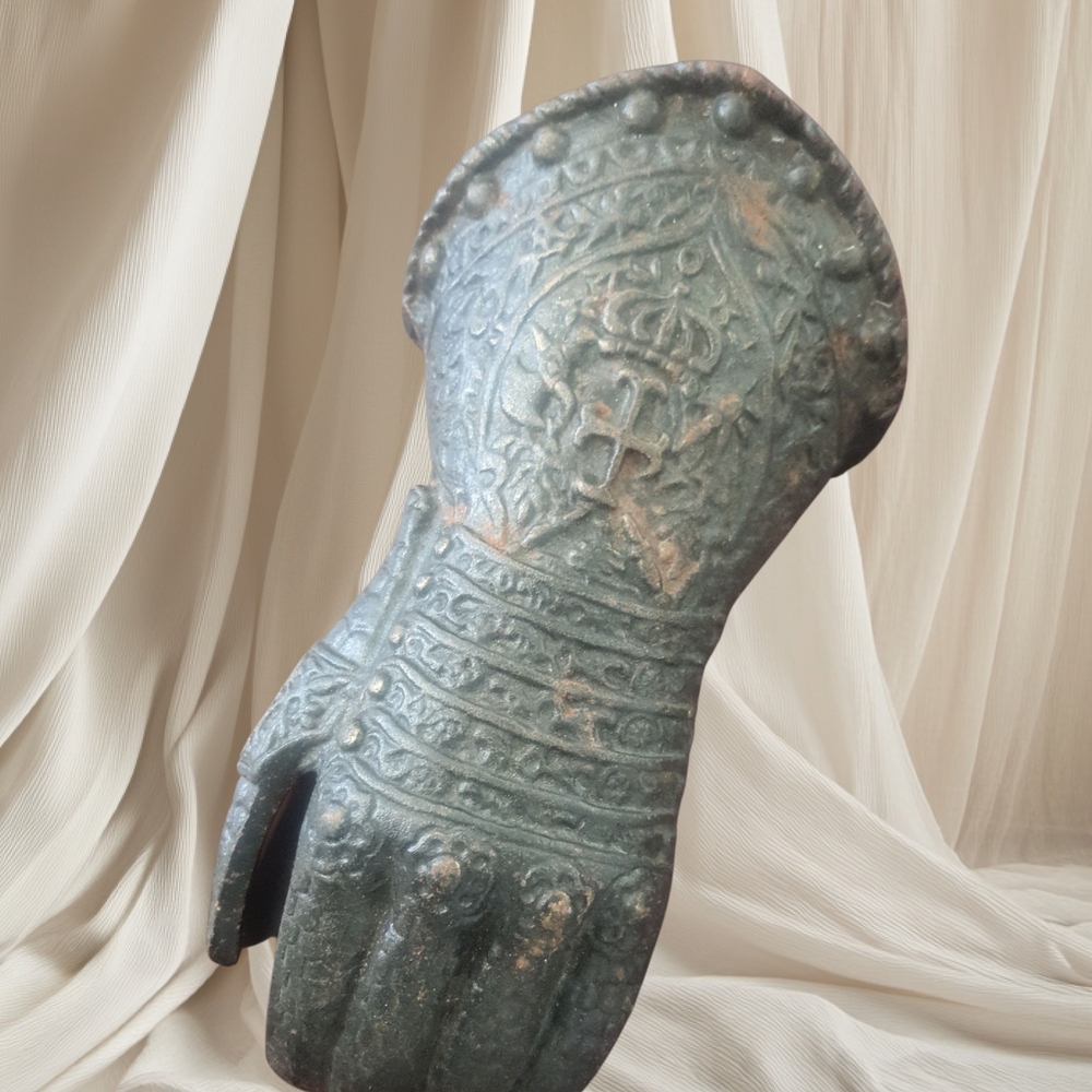 Elegant Gray Artistic Glove Sculpture